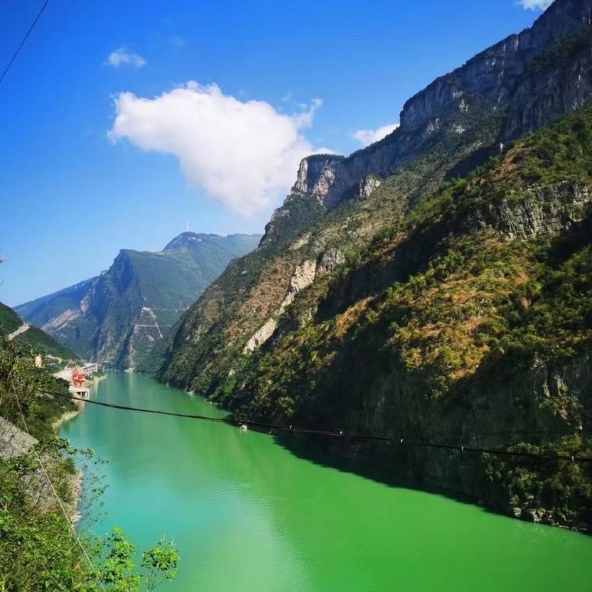 0100m12000914duq77385_R_10000_1200 0100m12000914duq77385_R_10000_1200