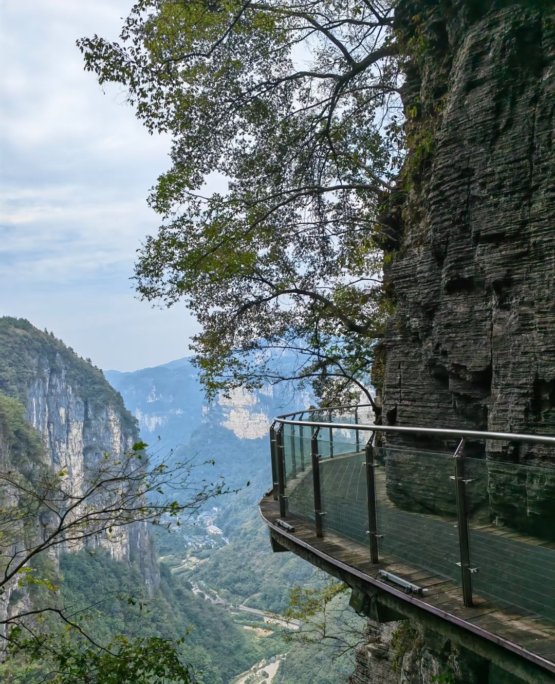悬崖栈道 悬崖栈道