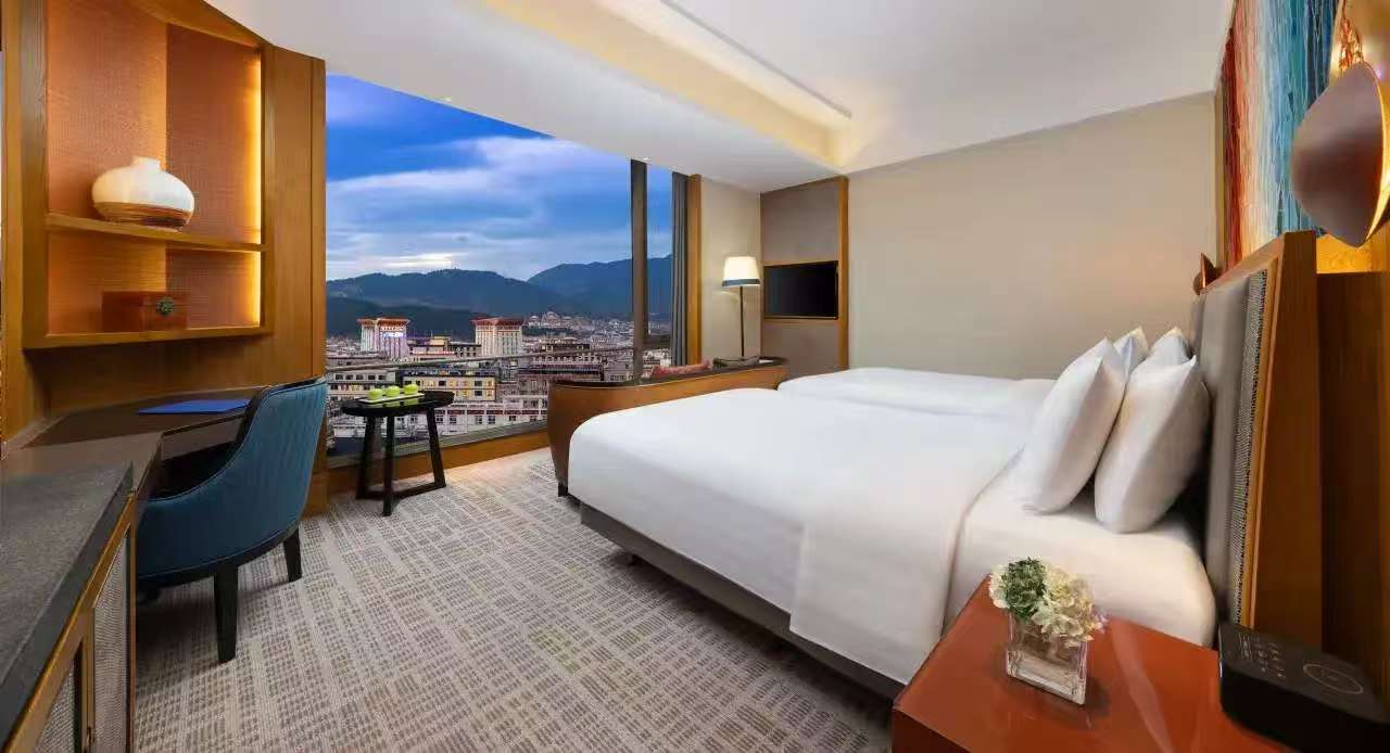 豪华全景双床房-眺望松赞林寺览城市美景