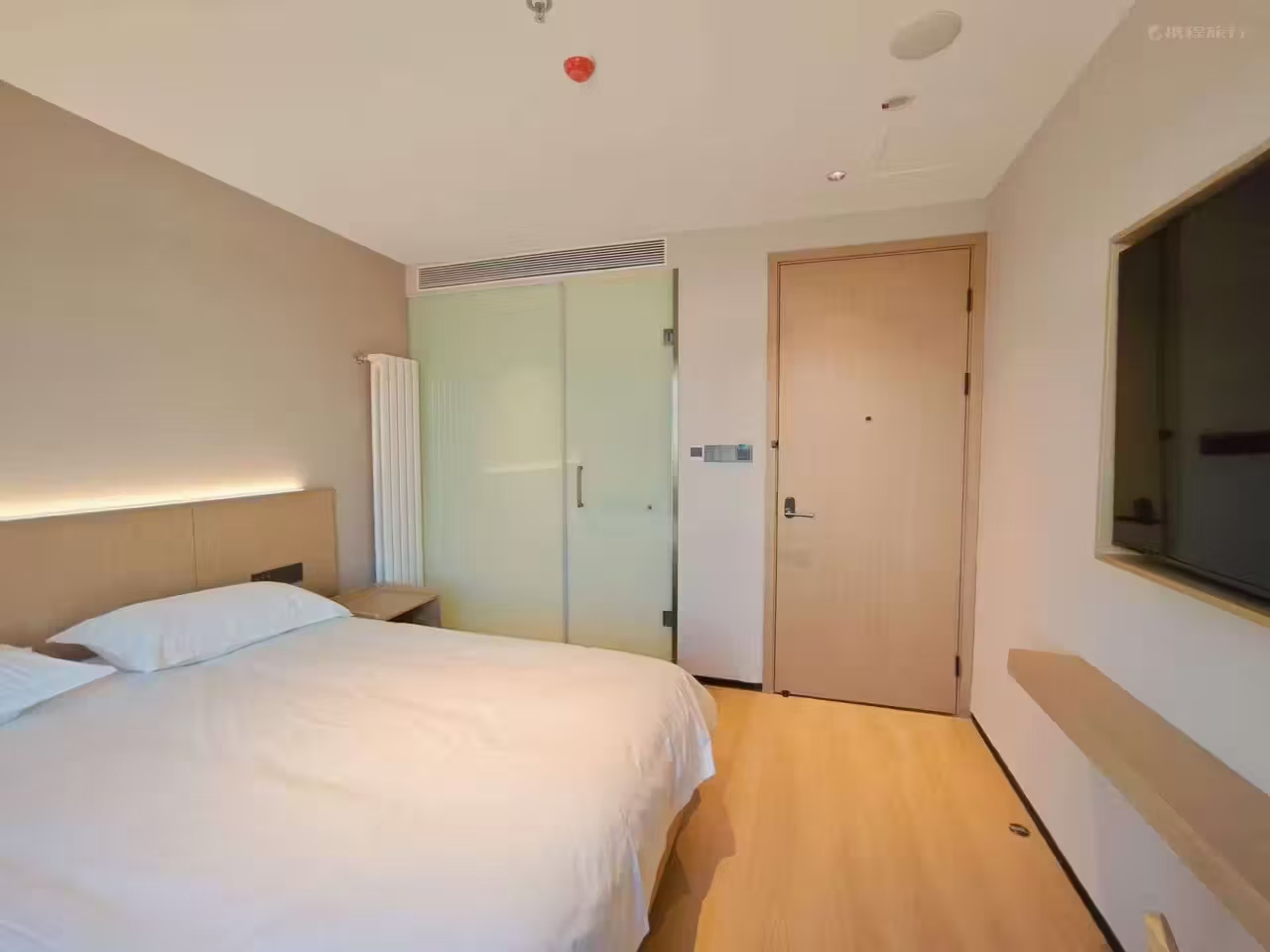 标准大床房A(全屋智能客控+大栅栏胡同景观)