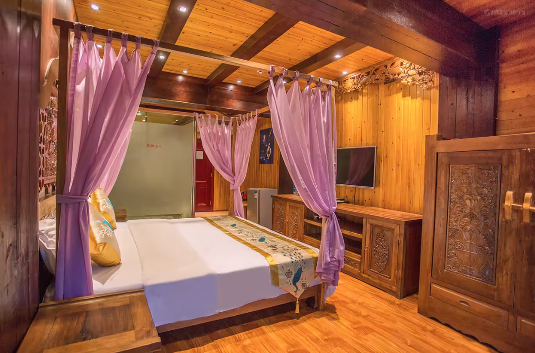 豪华风情大床房