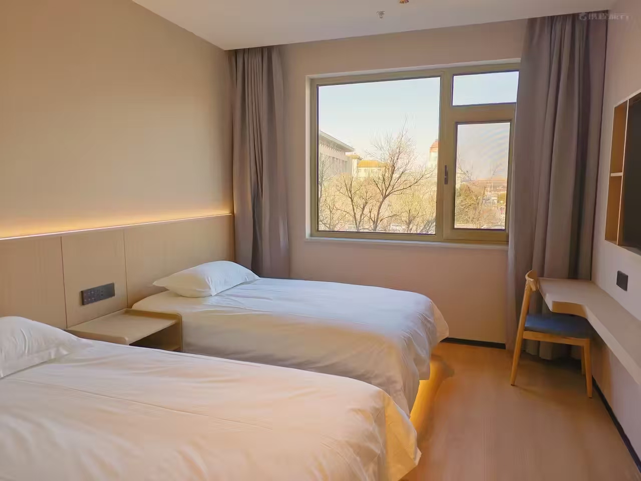 豪华双床房(全屋智能客控+前门街景景观)
